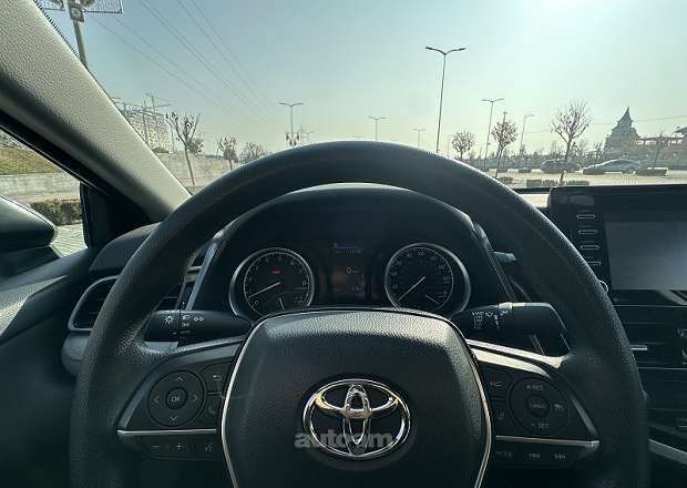 Toyota Camry 2021 — լուսանկար 7