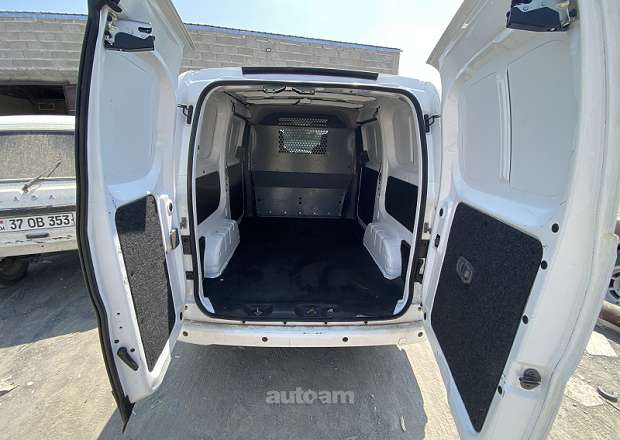 Nissan NV200 2021 — լուսանկար 6