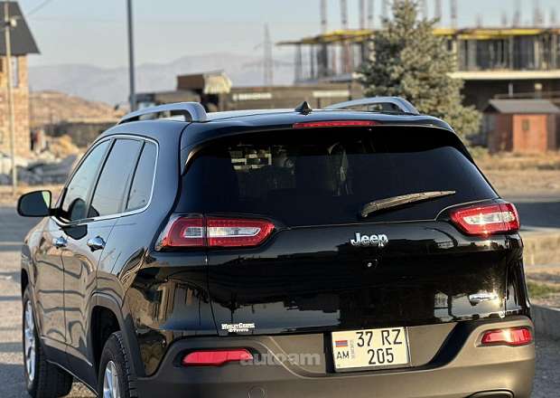 Jeep Cherokee 2016 — լուսանկար 6