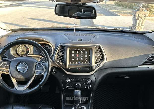 Jeep Cherokee 2016 — լուսանկար 7