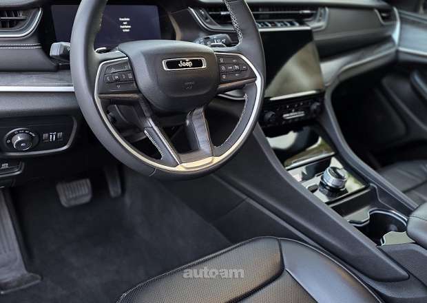 Jeep Grand Cherokee 2024 — фото 11