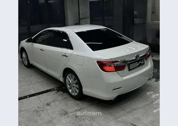 Toyota Camry 2012 — լուսանկար 3