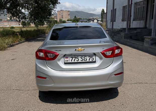 Chevrolet Cruze 2017 — photo 1