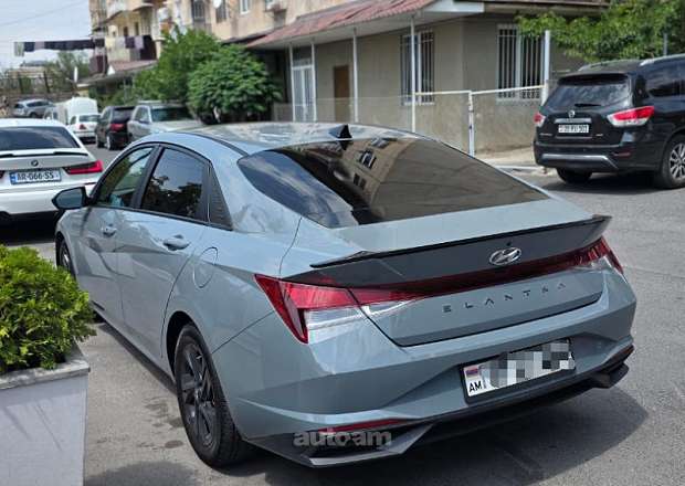 Hyundai Elantra 2022 — լուսանկար 5
