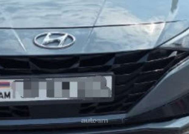 Hyundai Elantra 2022 — լուսանկար 2