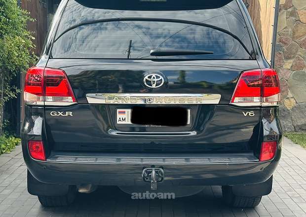 Toyota Land Cruiser 200
