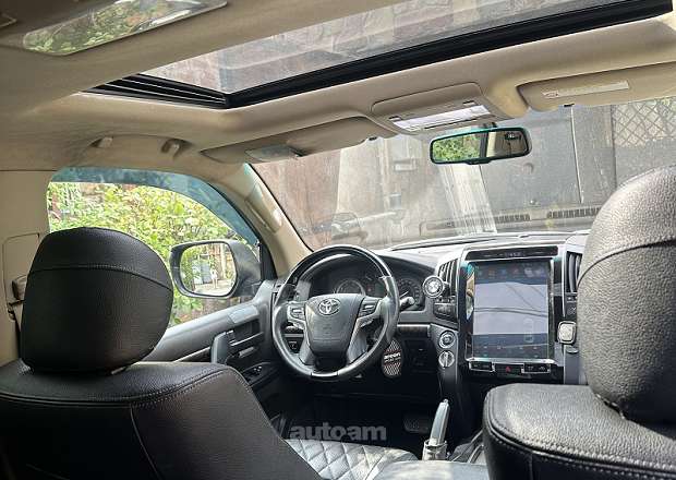 Toyota Land Cruiser 200