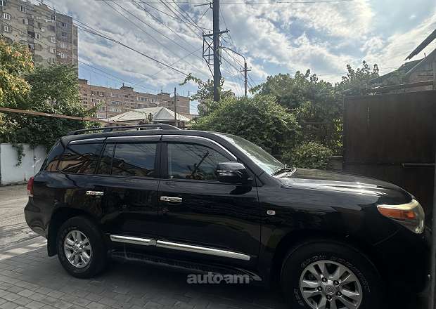 Toyota Land Cruiser 200