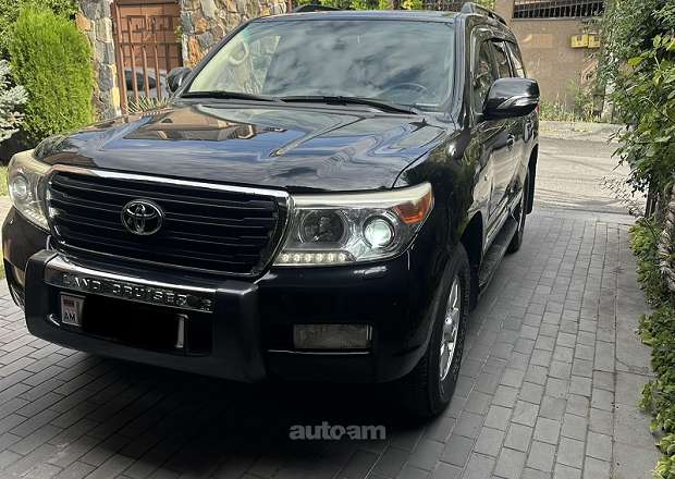Toyota Land Cruiser 200