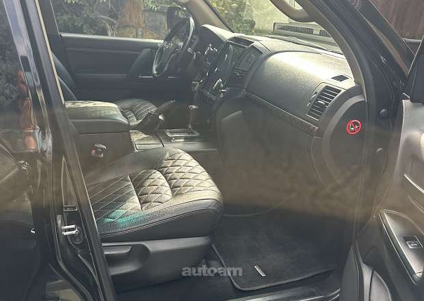Toyota Land Cruiser 200