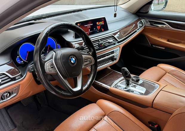 BMW 750