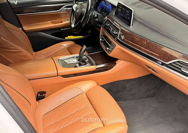 BMW 750