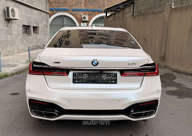 BMW 750