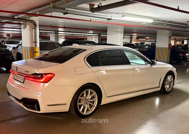 BMW 750