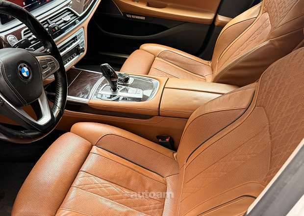 BMW 750