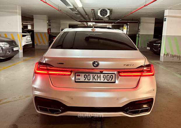 BMW 750