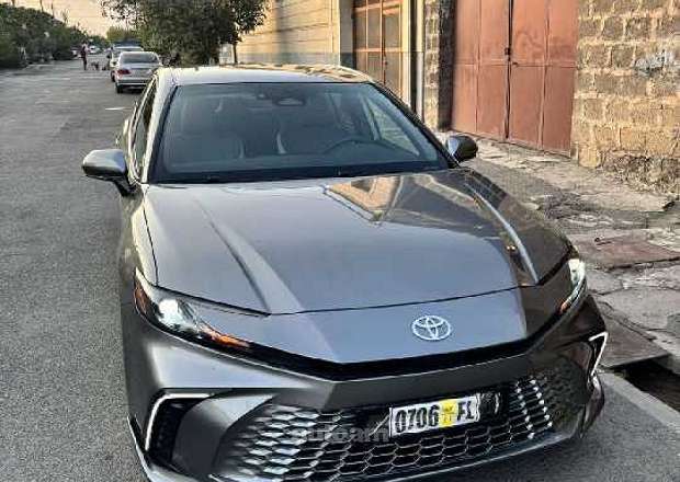 Toyota Camry 2025 — photo 3