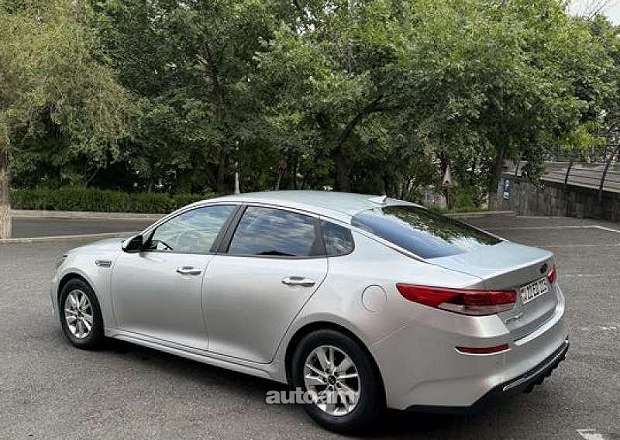 Kia Optima 2018 — photo 4