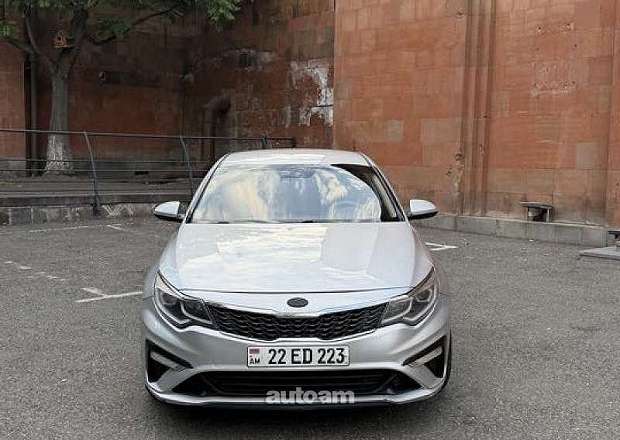 Kia Optima 2018 — photo 1