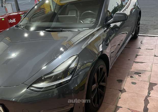 Tesla Model 3 2023 — լուսանկար 2