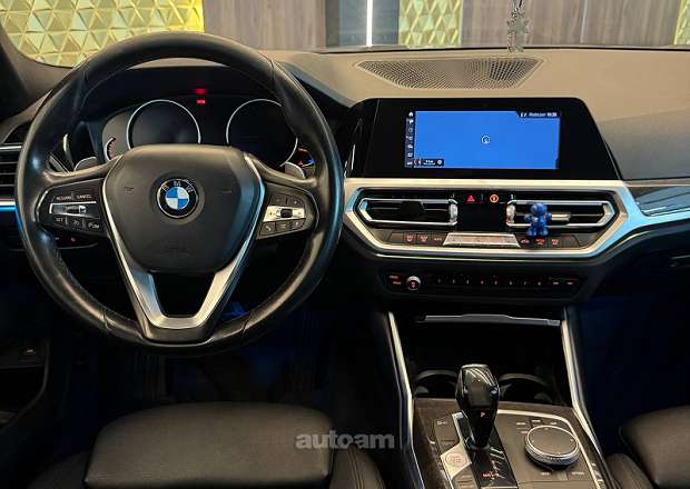 BMW 330