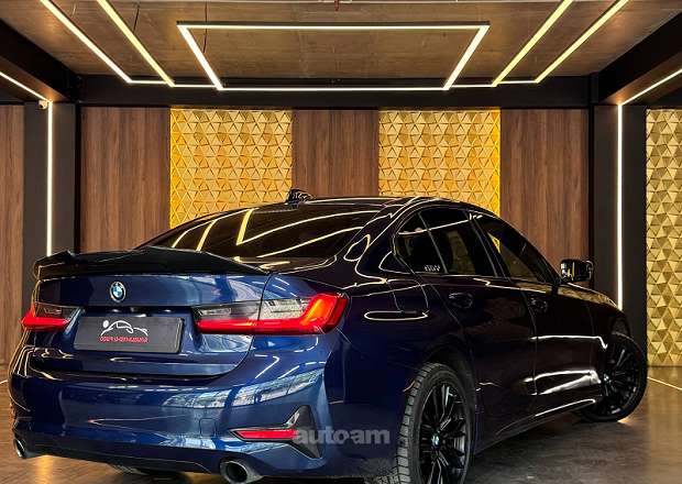 BMW 330