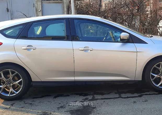 Ford Focus 2012 — լուսանկար 4