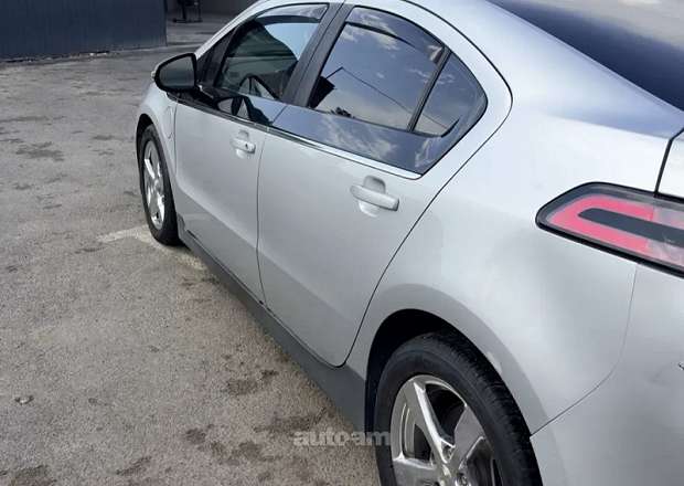 Chevrolet Volt 2011 — լուսանկար 11