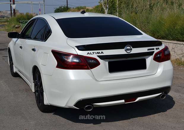 Nissan Altima 2018 — լուսանկար 15