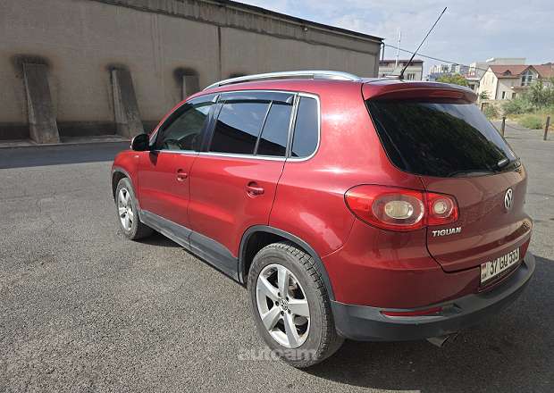 Volkswagen Tiguan 2010 — фото 3