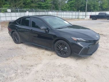 Toyota Camry  2025 