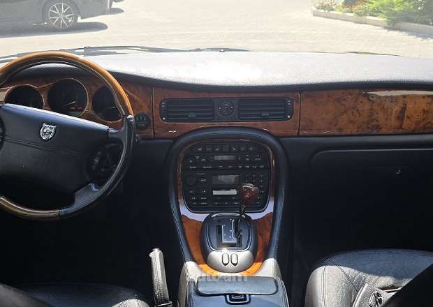 Jaguar XJ8 1998 — լուսանկար 8