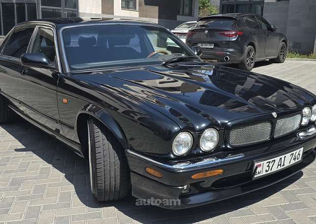 Jaguar XJ8 1998 — լուսանկար 1