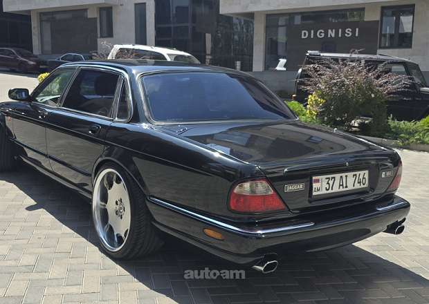 Jaguar XJ8 1998 — լուսանկար 6