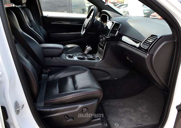 Jeep Grand Cherokee 2019 — լուսանկար 8