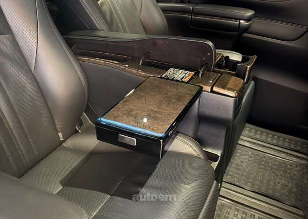 Toyota Alphard 2022 — լուսանկար 13