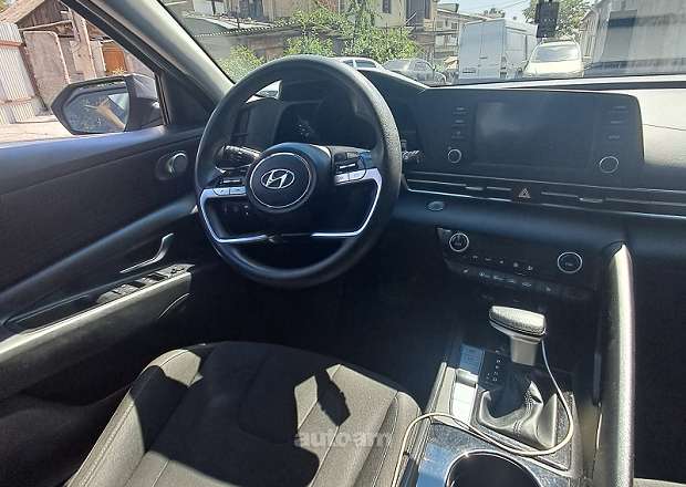 Hyundai Elantra 2021 — լուսանկար 8