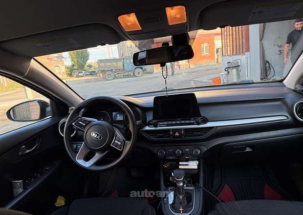 Kia Forte 2020 — լուսանկար 8