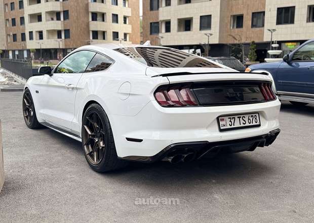 Ford Mustang 2021 — photo 4