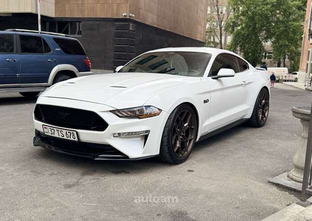 Ford Mustang 2021 — photo 3