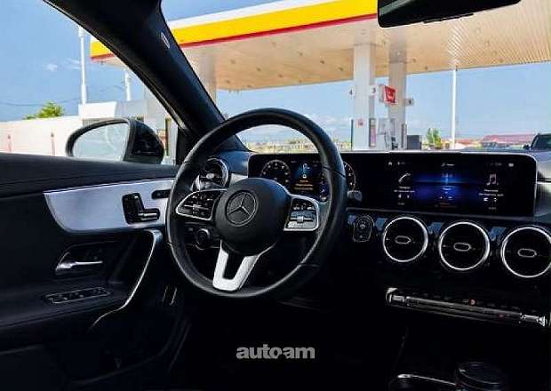 Mercedes-Benz CLA 250