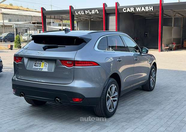 Jaguar F-Pace
