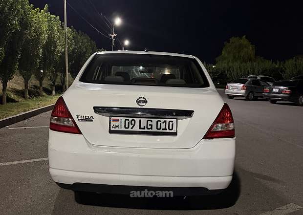 Nissan Tiida 2008 — լուսանկար 2