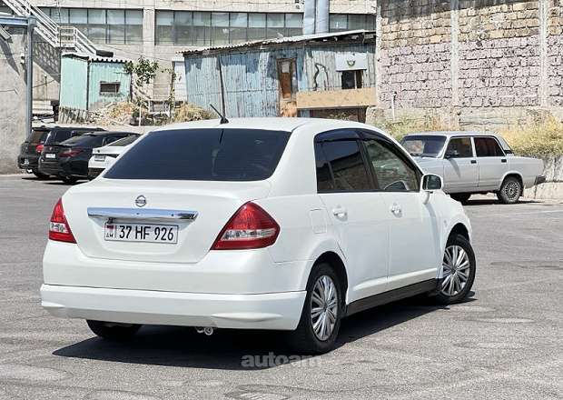 Nissan Tiida