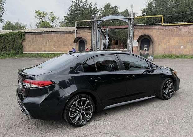 Toyota Corolla 2019 — լուսանկար 3