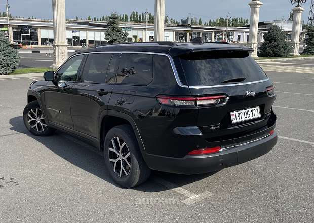 Jeep Grand Cherokee 2023 — photo 3