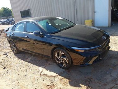Hyundai Elantra  2024 