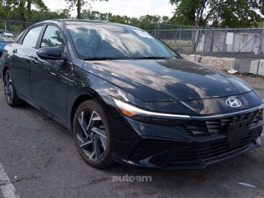 Hyundai Elantra  2024 