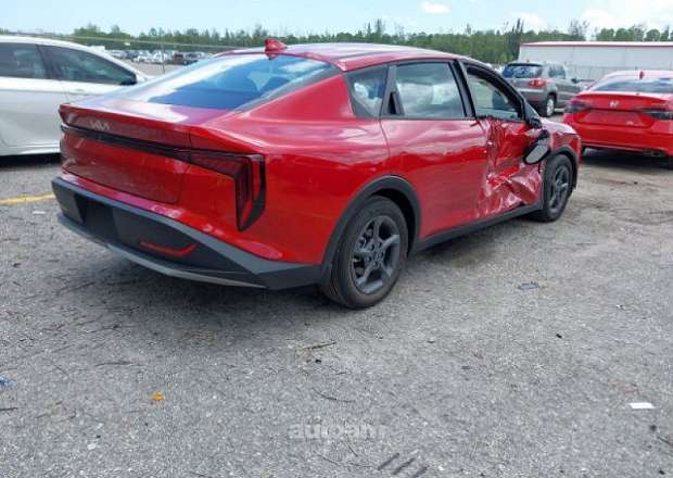 Kia K4