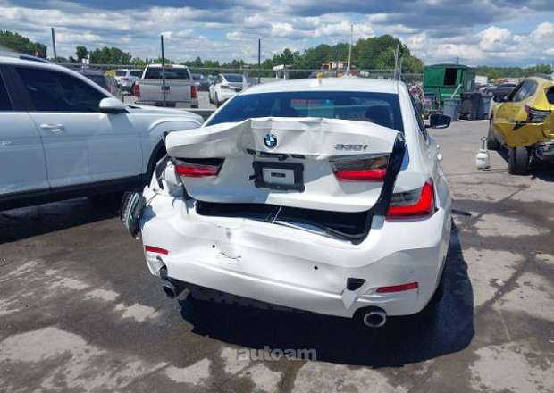 BMW 330